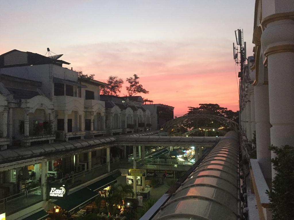 Cafe De Paris Hotel Patong ภายนอก รูปภาพ